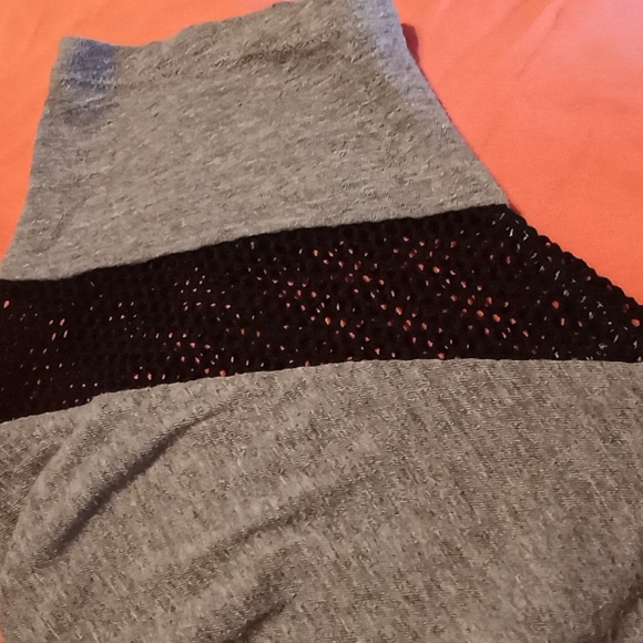 Women's Victoria's Secret PINK tshirt, gray, medium - Picture 4 of 7